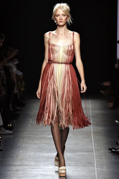 Look 19